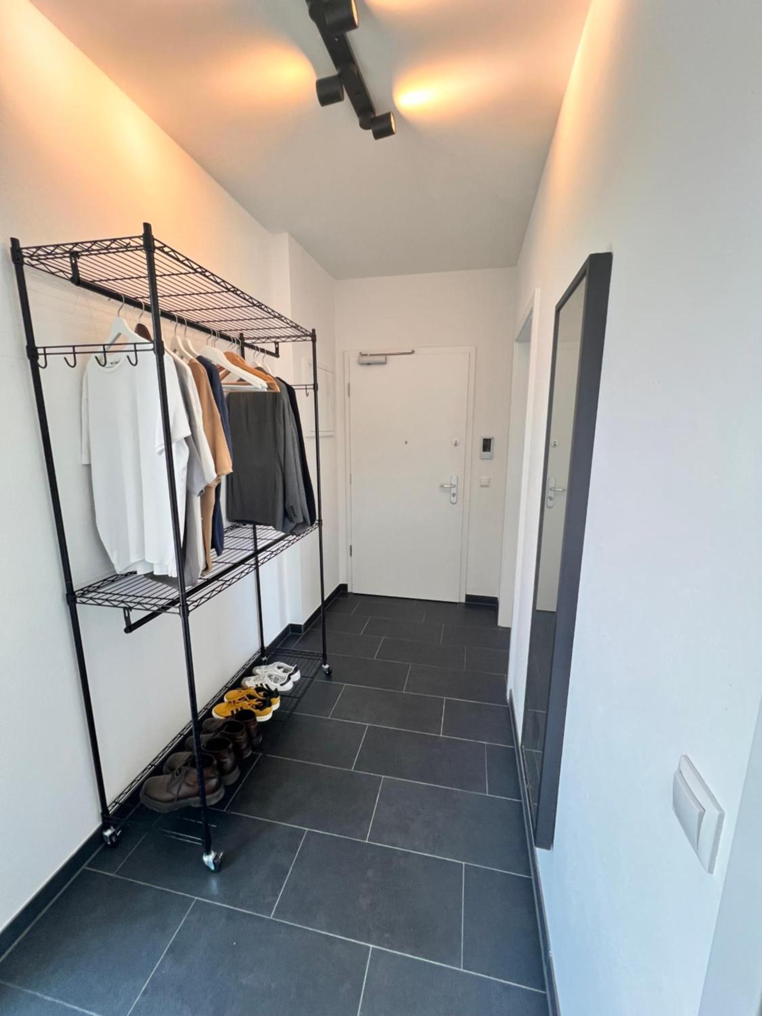 Modernes City-Apartment - Top-Lage In Nuernberg Esterno foto