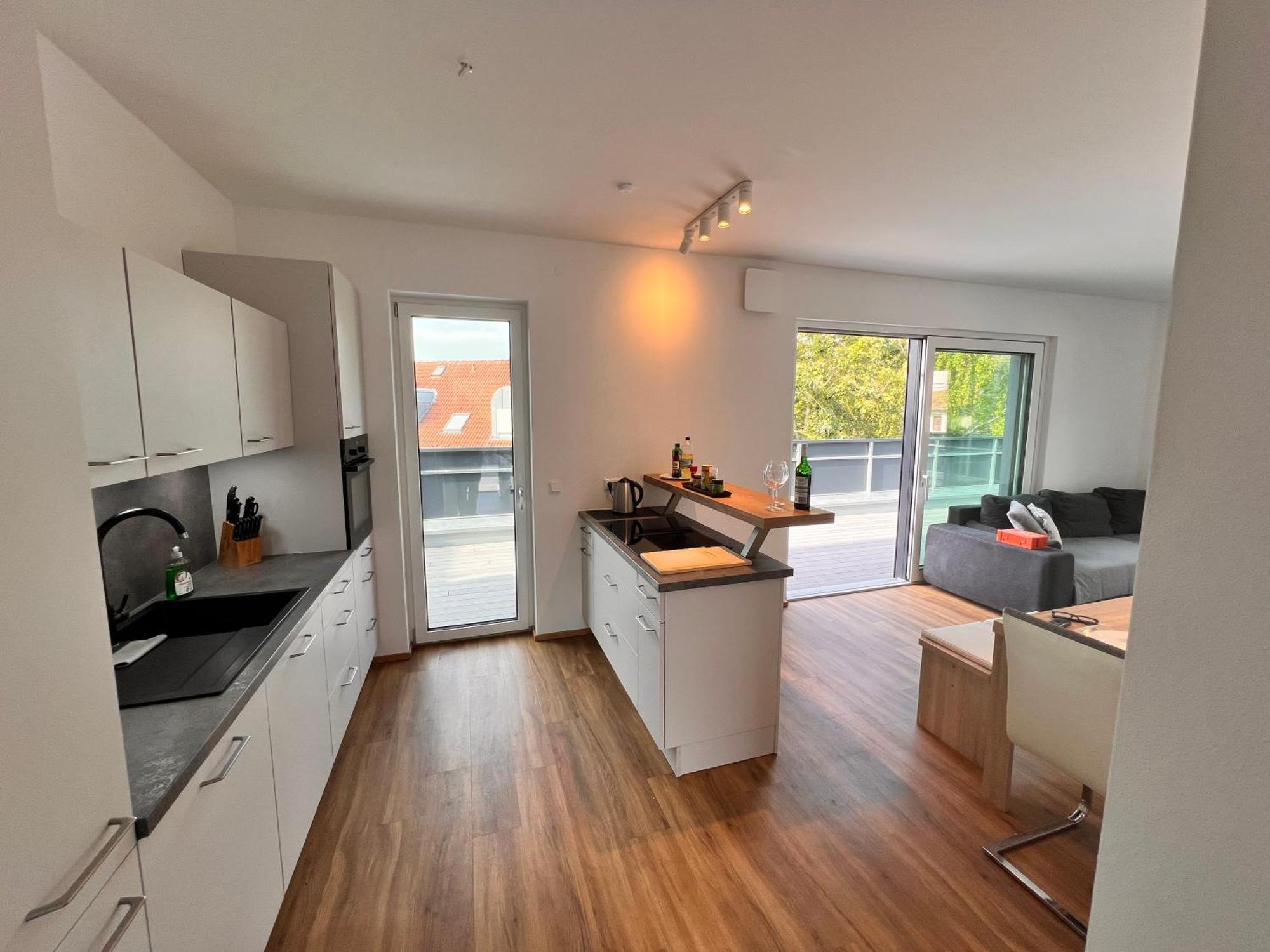 Modernes City-Apartment - Top-Lage In Nuernberg Esterno foto