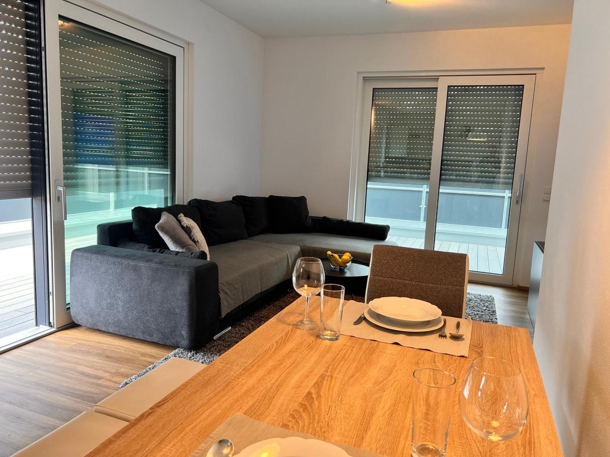 Modernes City-Apartment - Top-Lage In Nuernberg Esterno foto
